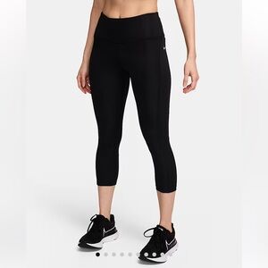 ✨Nike Fast Women's Black Dri-Fit Leggings Cropped Length Size M✨